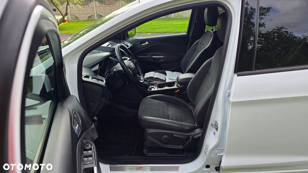 Ford Kuga 2.0 TDCi 4x4 ST-Line - 14