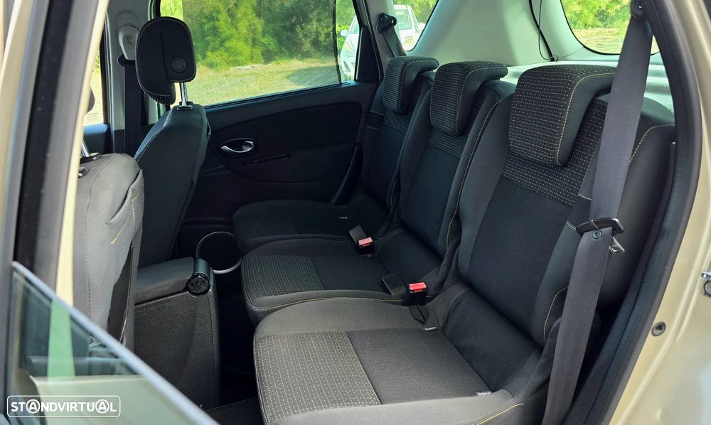 Renault Scénic 1.5 dCi Dynamique S — fotografia 16