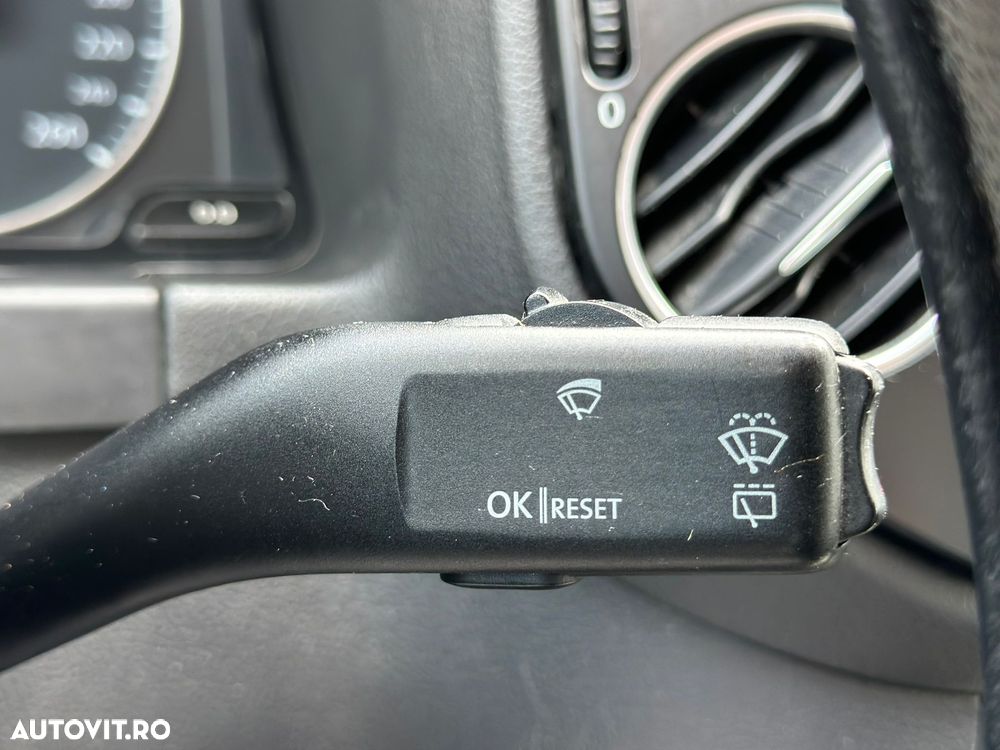 Volkswagen Golf Plus 1.9 TDI Comfortline - 16