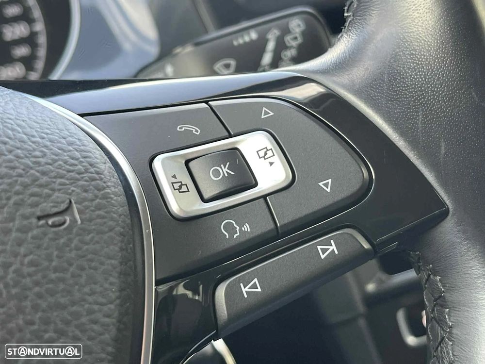 VW Golf 1.0 TSI Confortline DSG - 20