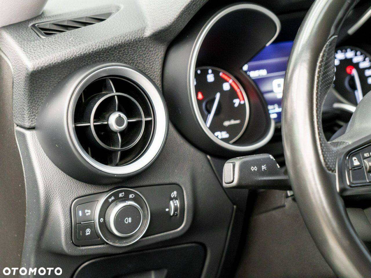 Alfa Romeo Stelvio - 33