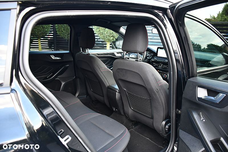 Ford Focus 1.5 EcoBlue Start-Stopp-System ST-LINE X - 20