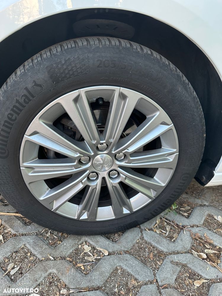 Peugeot 308 BlueHDi FAP 130 EAT8 Stop & Start Allure - 24