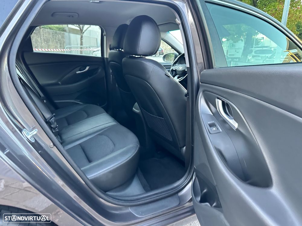 Hyundai i30 Fastback 1.0 T-GDi Style - 42