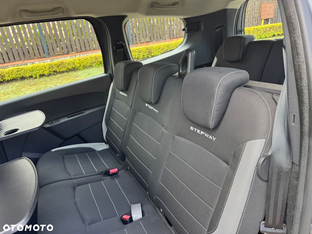 Dacia Lodgy dCi 110 Stepway Celebration - 21