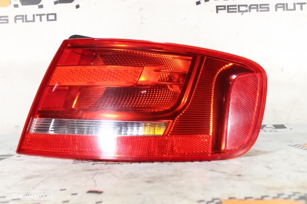 Farolim Direito Audi A4 (8K2, B8)  8K5945096d / Chassi Passageiro Seda - 2