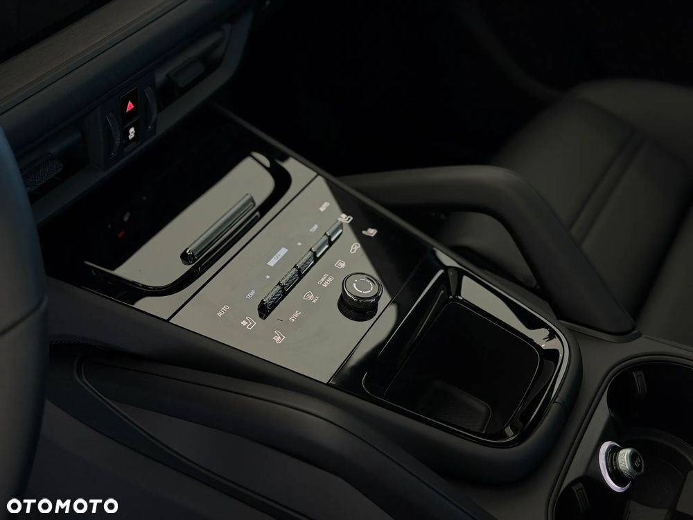 Porsche Cayenne E-Hybrid PHEV Black Edition - 24