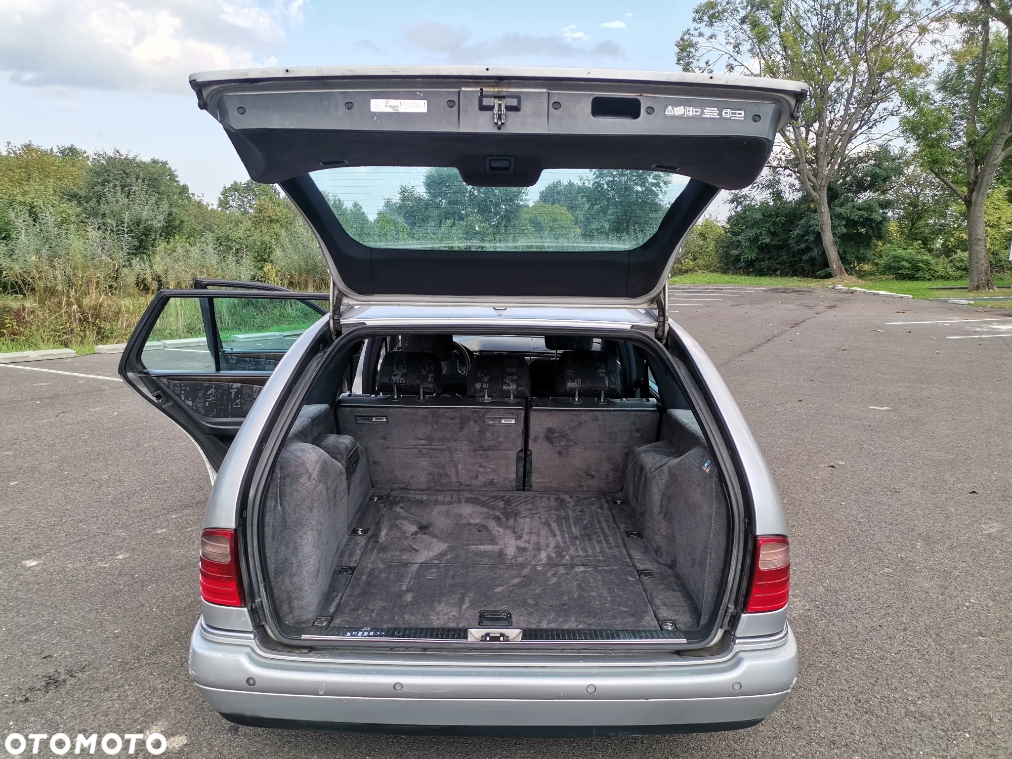 Mercedes-Benz Klasa E - 9
