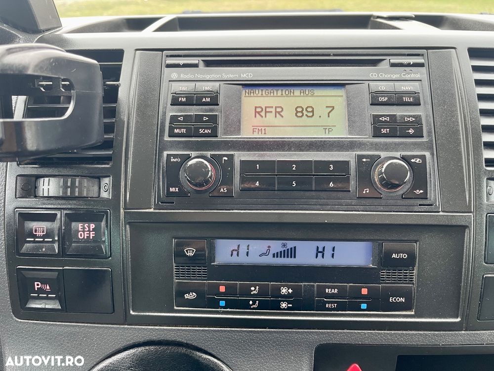 Volkswagen Transporter Caravelle DPF Comfortline Scurt - 12