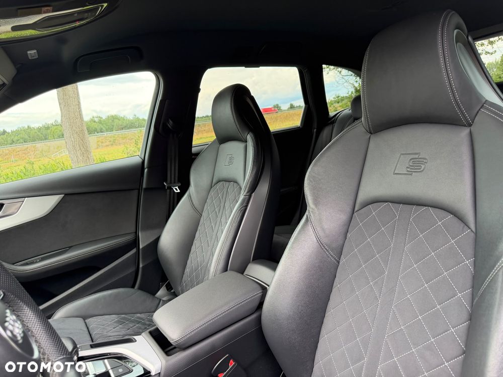 Audi A4 Avant 40 TDI quattro S tronic S line - 9