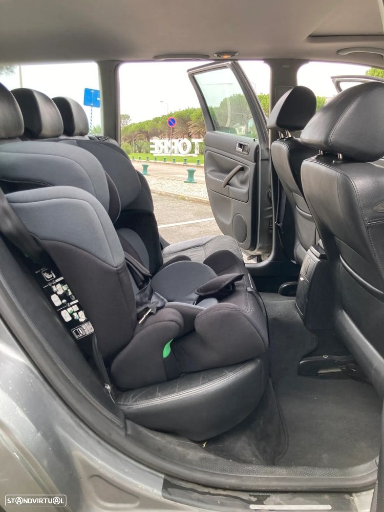 VW Passat Variant 1.9 TDi Highline 4M - 3