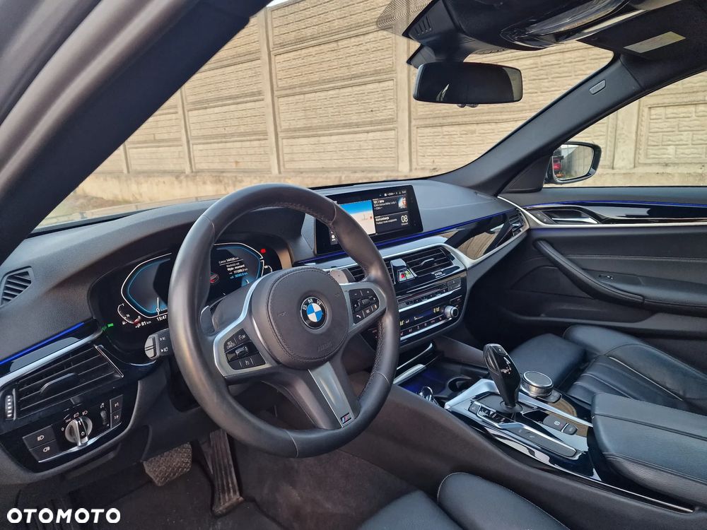 BMW Seria 5 530e iPerformance Sport Line sport - 8