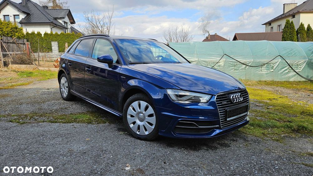 Audi A3 Sportback - 1