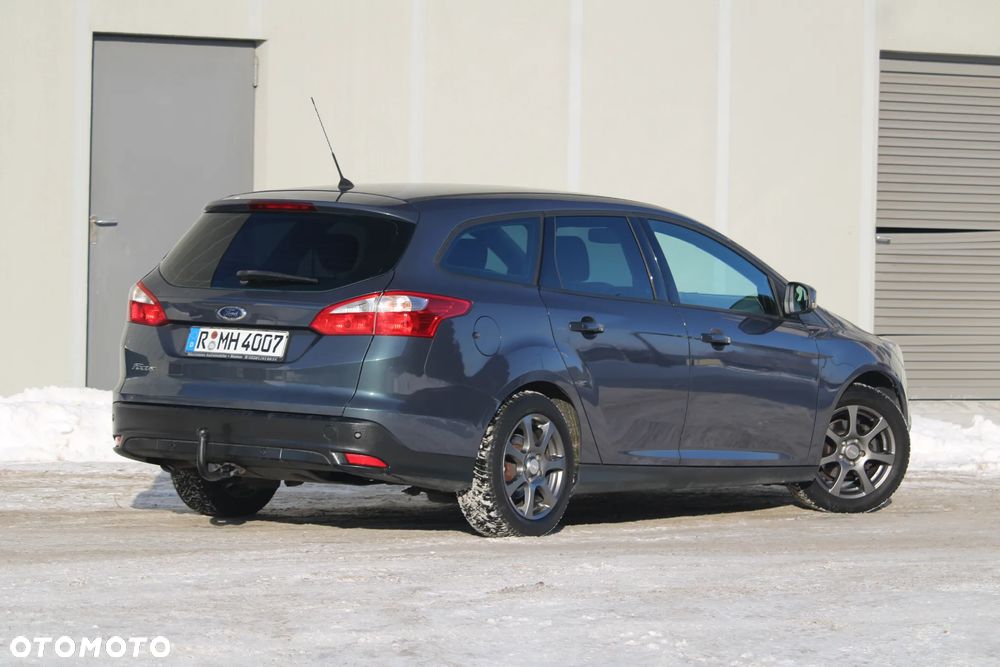 Ford Focus SW - 11