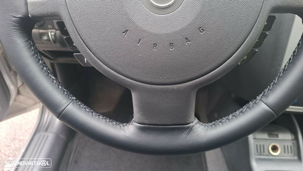 Opel Corsa 1.2 16V Enjoy Easytronic - 15