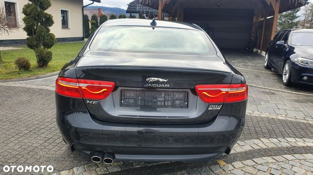 Jaguar XE 2.0 D AWD R-Sport - 6