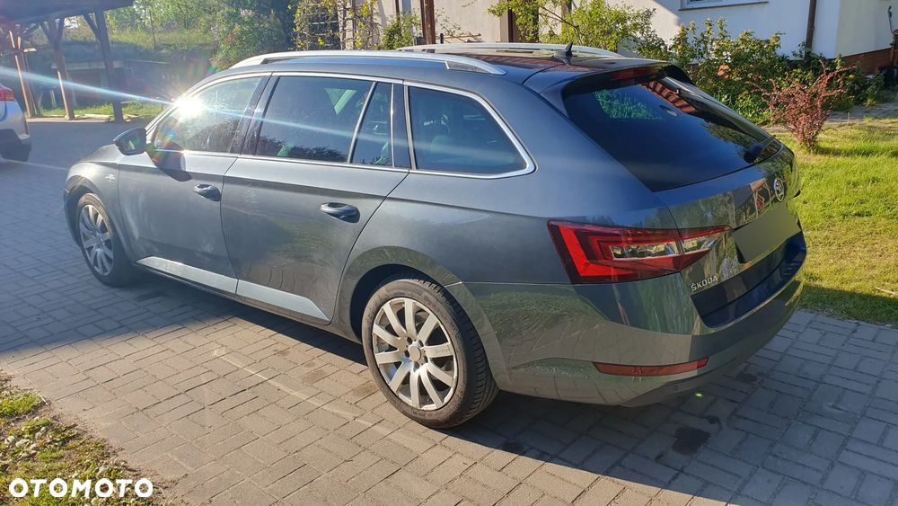 Skoda Superb 2.0 TDI L&K DSG - 4