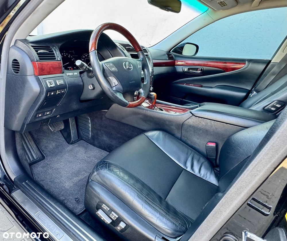 Lexus LS - 8