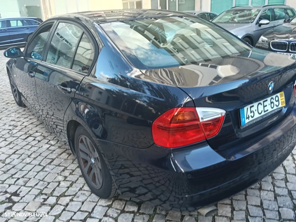 BMW 320 i Exclusive - 3