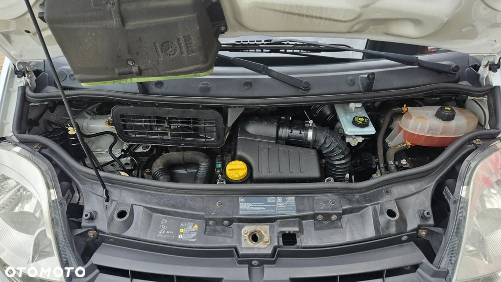 Renault Trafic - 15