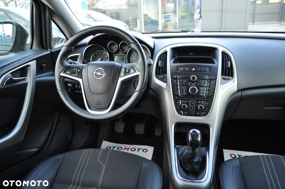 Opel Astra 1.4 Turbo 150 Jahre - 20