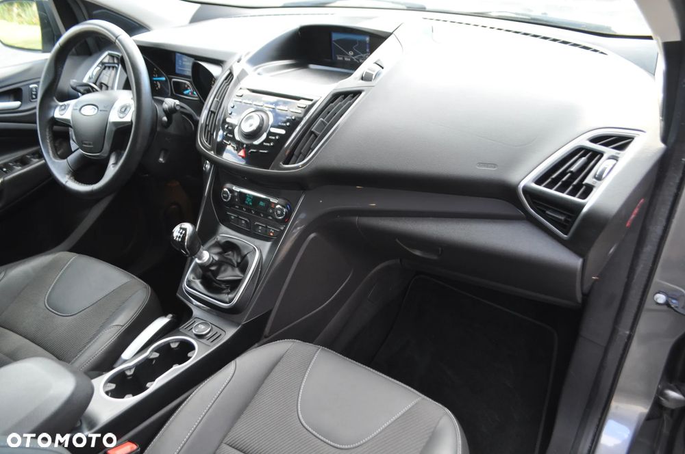 Ford Kuga 2.0 TDCi 2x4 Titanium - 26