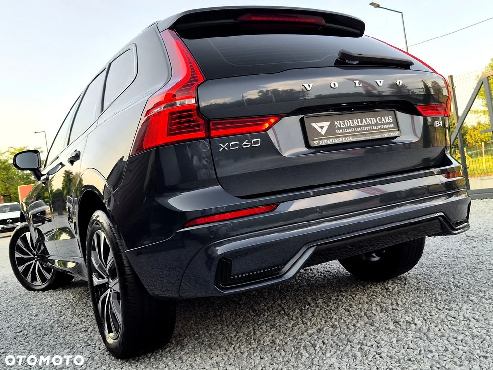 Volvo XC 60 B4 D Plus Dark - 8