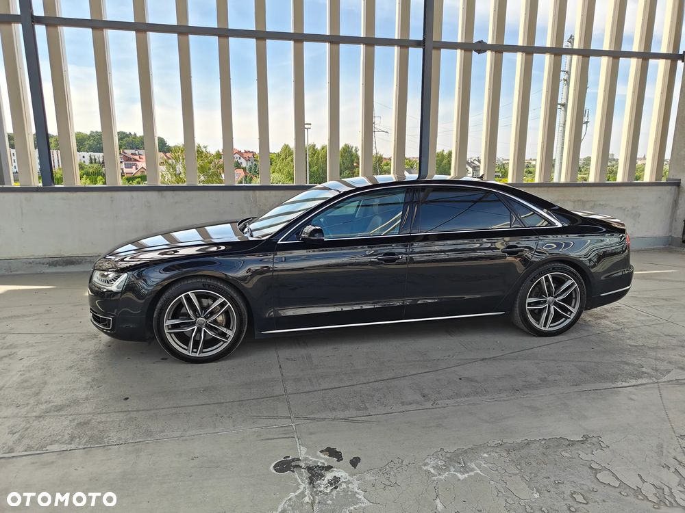 Audi A8 - 4