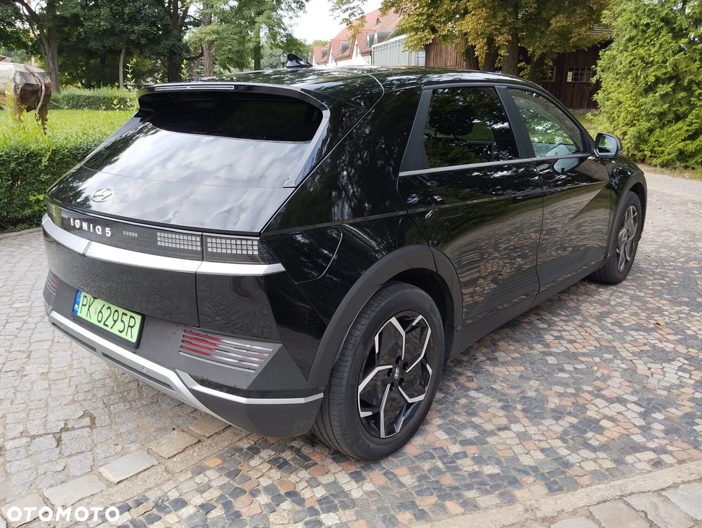Hyundai IONIQ 5 - 5