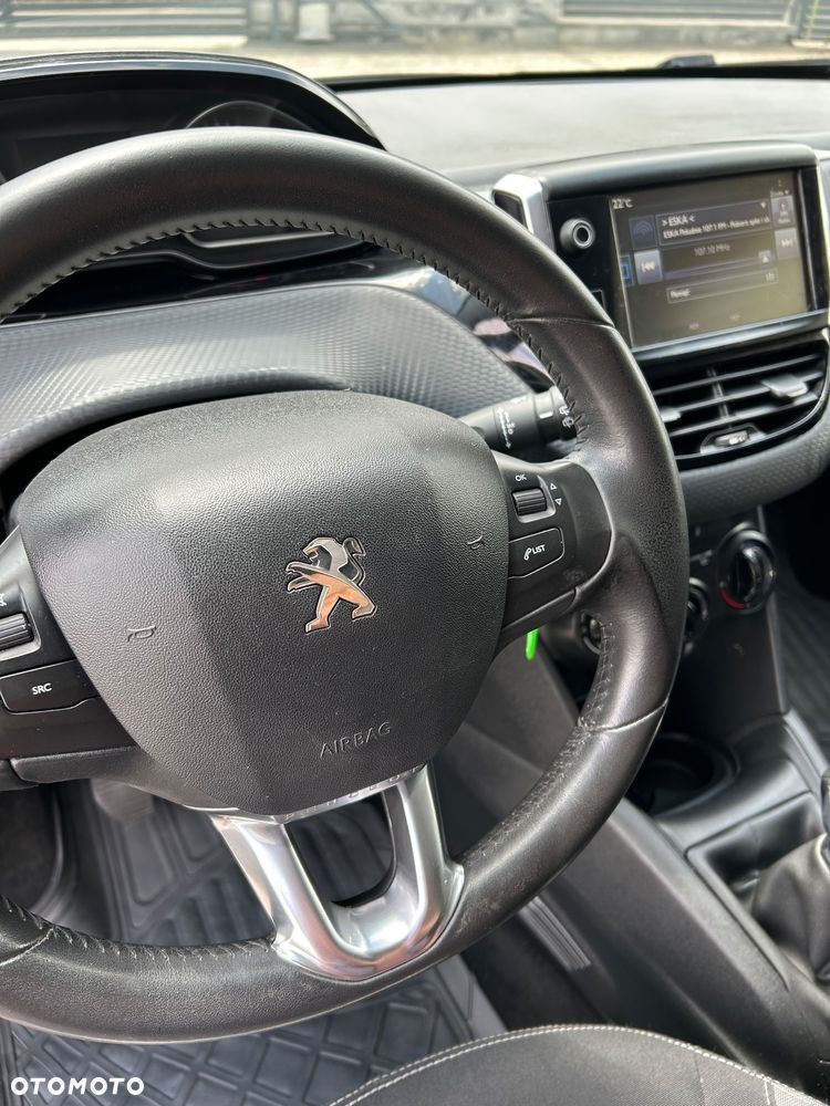 Peugeot 208 - 21