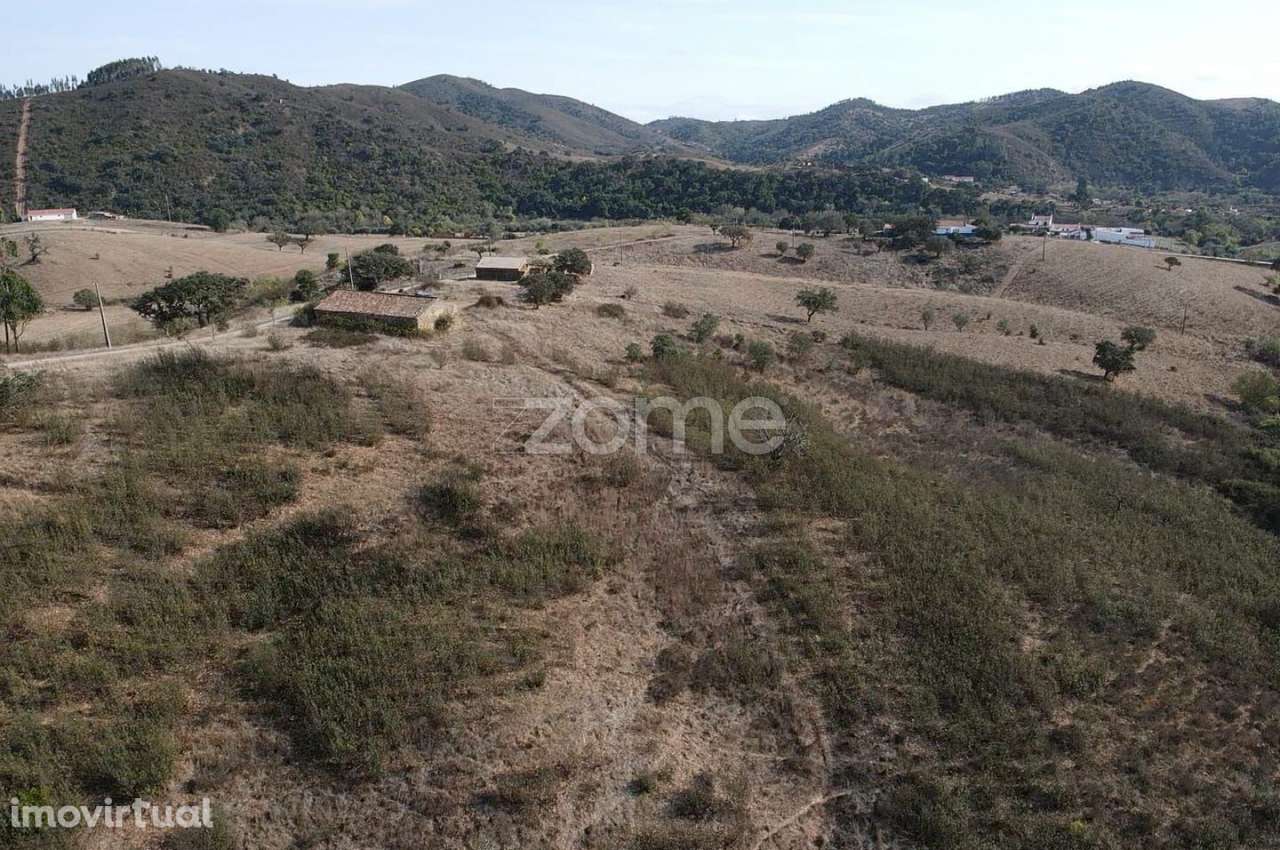 Ruína para recuperar em Corte Peral, S.M. da Serra c/ 136m2 - Grande imagem: 2/27