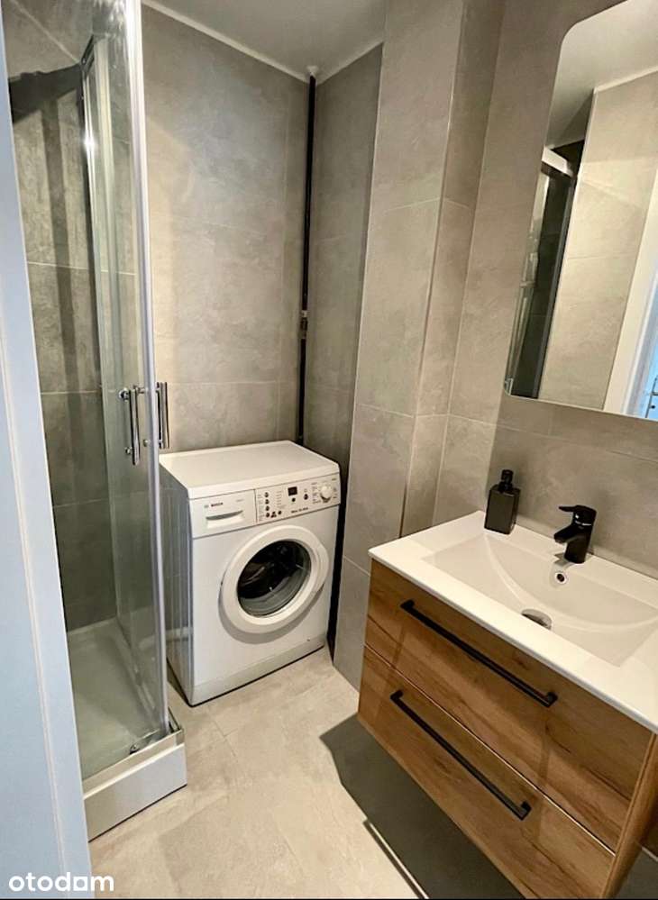 Obnizka!Ścisłe centrum, ładna kawalerka 90 rok bud, balkon 349tys zł.