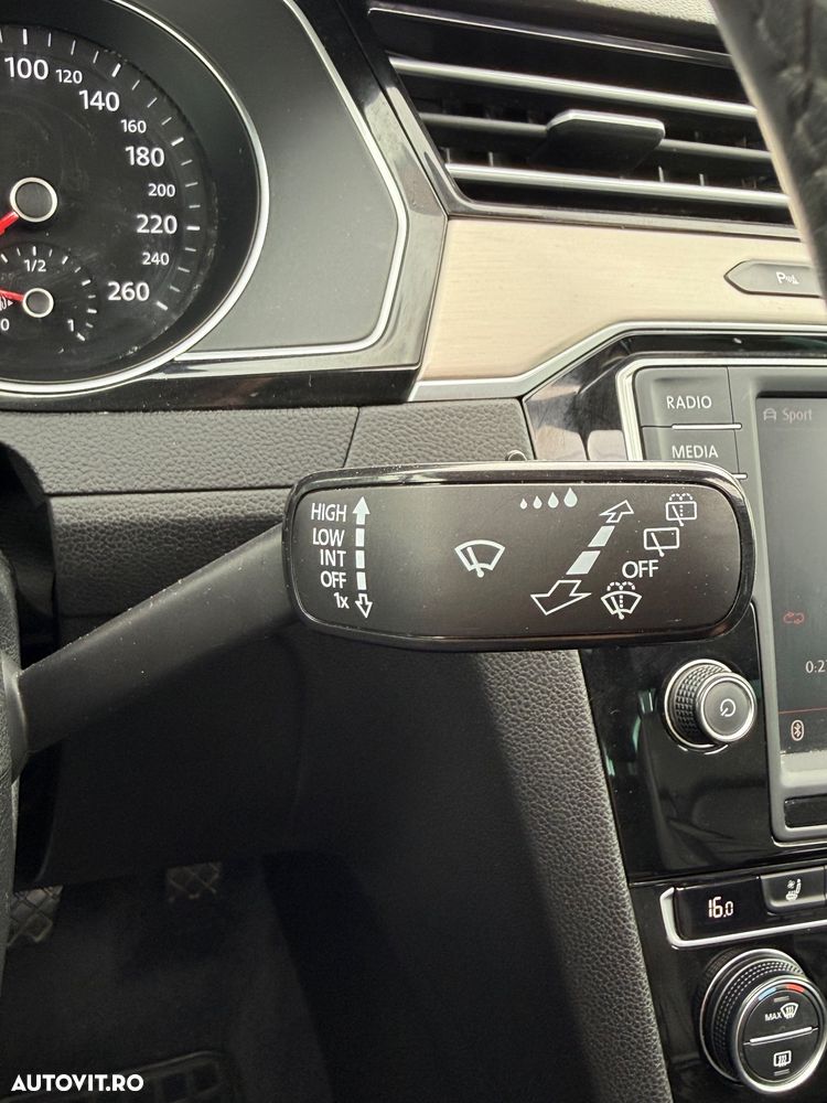 Volkswagen Passat 2.0 TDI 4Motion Highline - 35