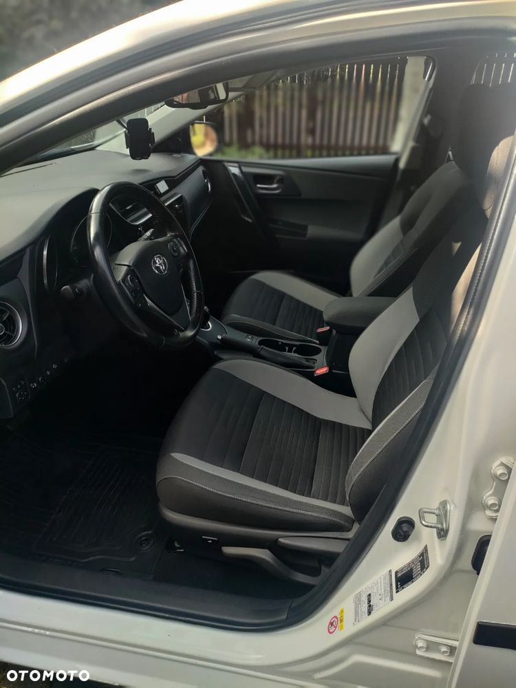 Toyota Auris Hybrid 135 Premium - 13