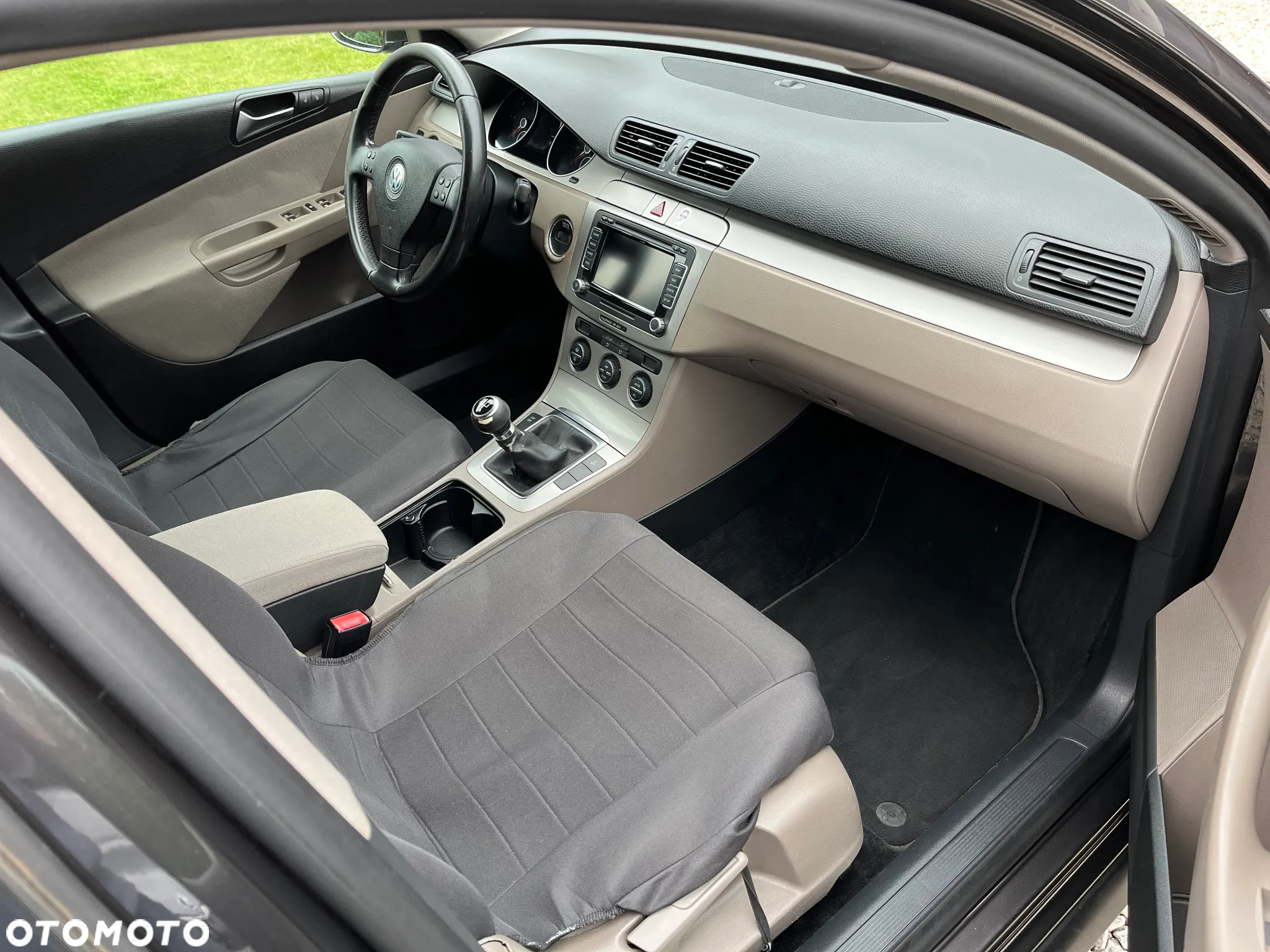 Volkswagen Passat 2.0 TDI DPF Comfortline - 11