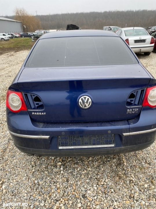 Dezmembrez Volkswagen Passat - 4