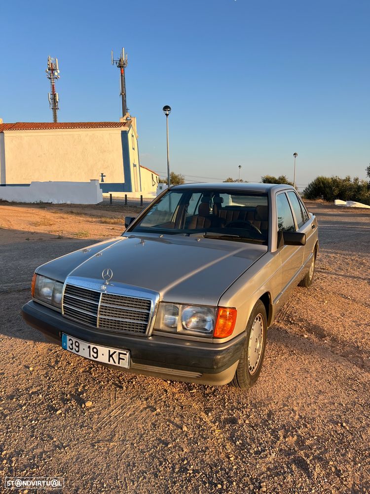 Mercedes-Benz A 190 - 1