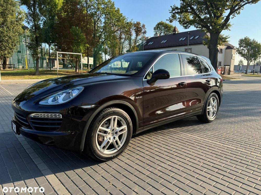 Porsche Cayenne - 1