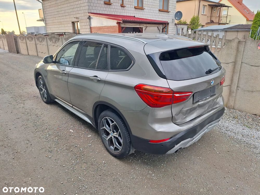 BMW X1 sDrive18d Sport Line - 4
