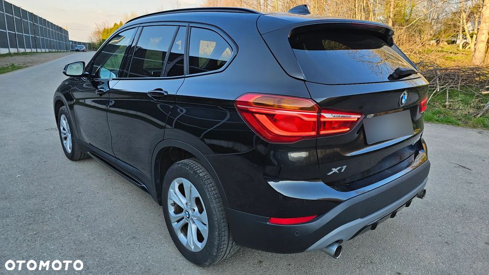 BMW X1 xDrive20i GPF Sport Line sport - 8
