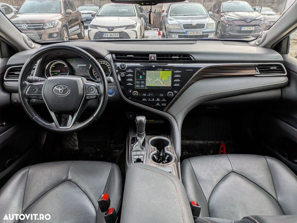 Toyota Camry 2.5 Exclusive - 9