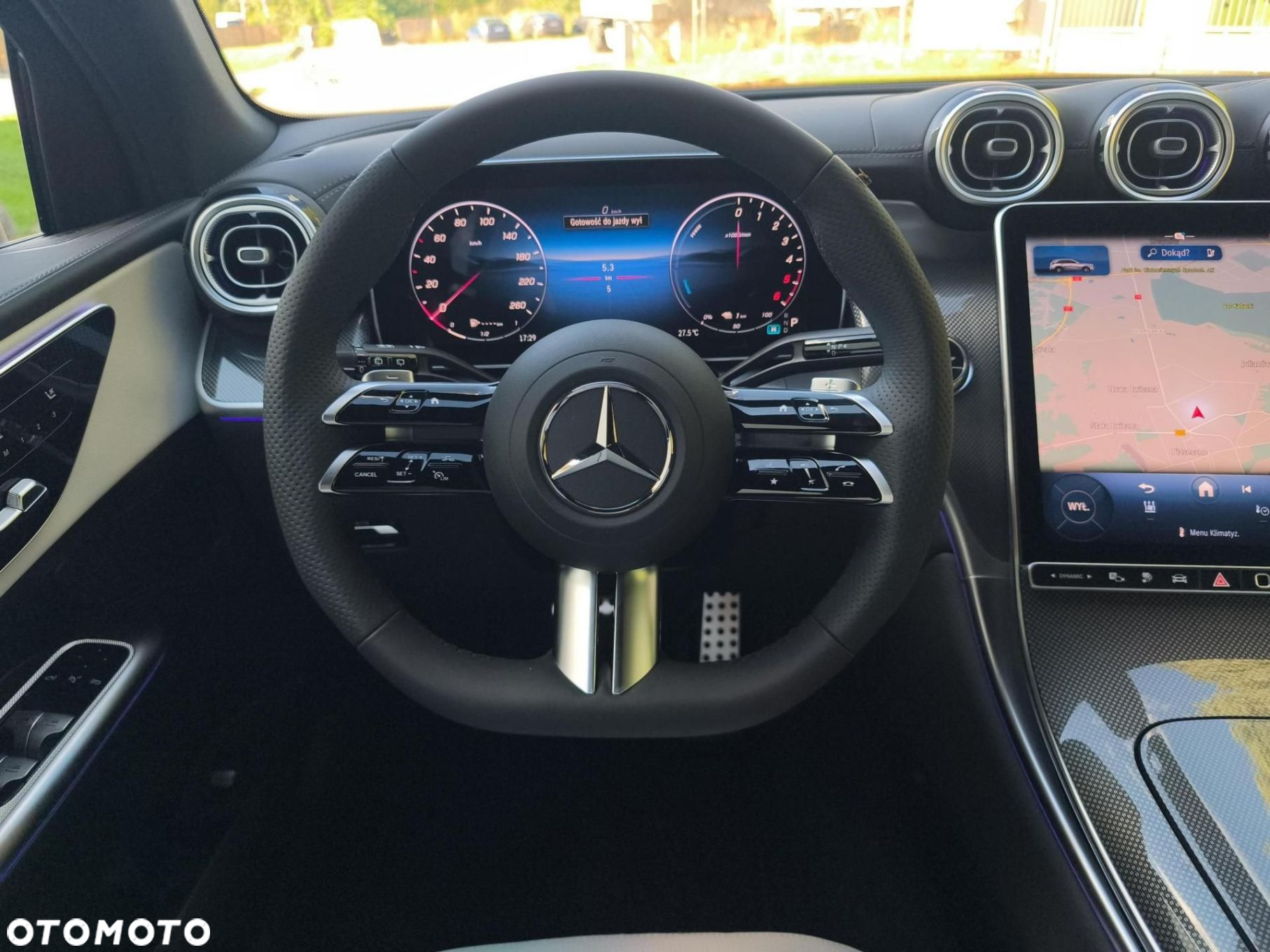 Mercedes-Benz GLC - 12