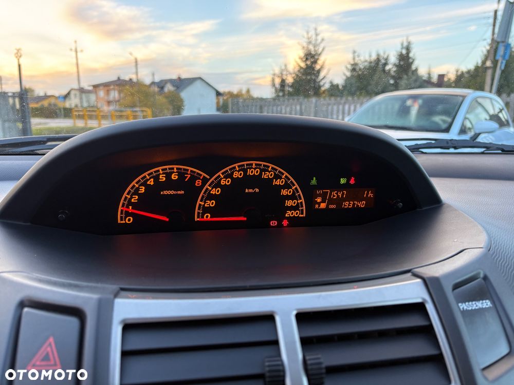 Toyota Yaris 1.33 Premium - 37