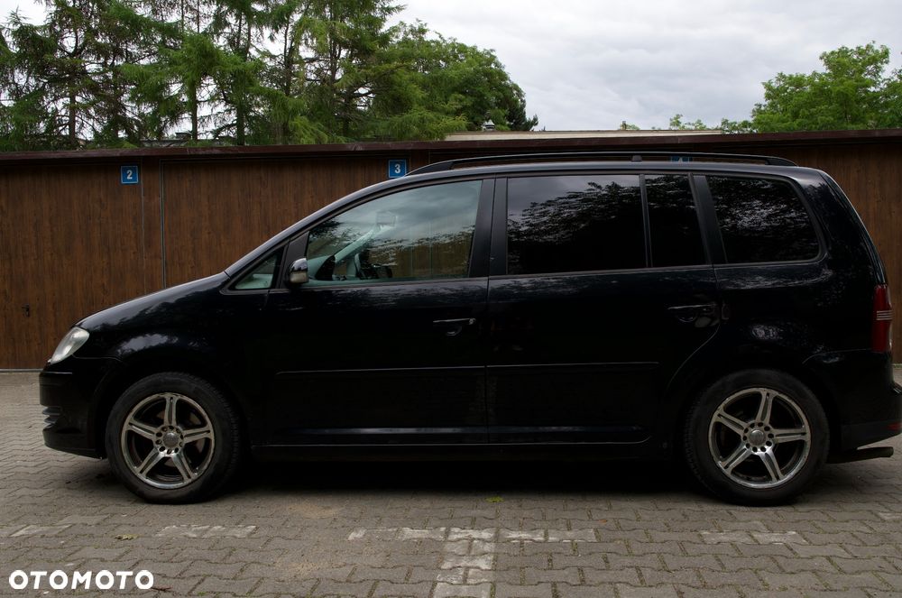 Volkswagen Touran 1.6 FSI Basis - 20