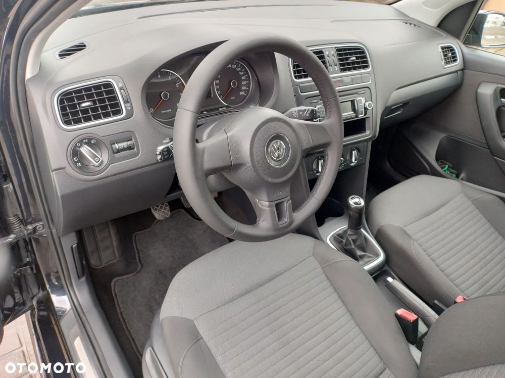 Volkswagen Polo 1.4 16V Comfortline - 23