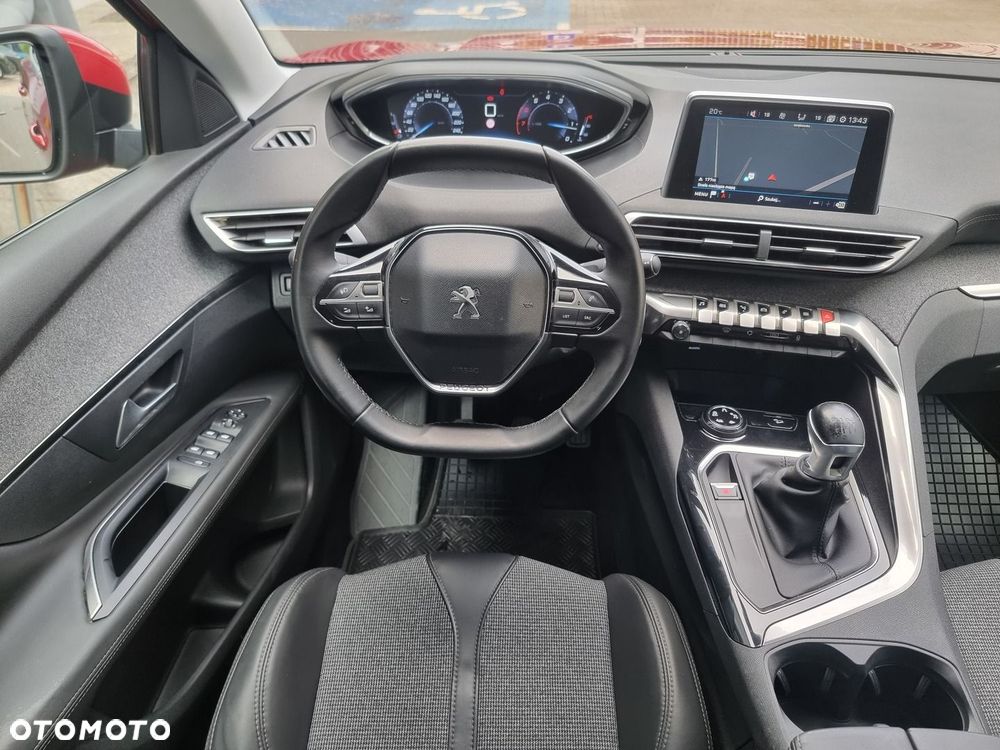 Peugeot 3008 1.2 PureTech Allure S&S - 31