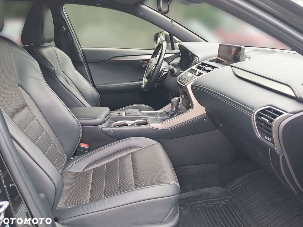 Lexus NX 300h F Sport Edition AWD - 9