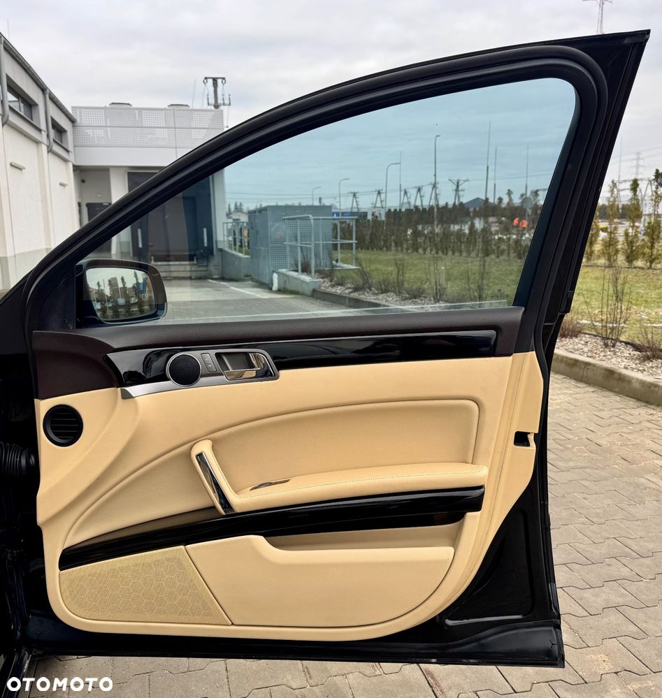 Volkswagen Phaeton 4.2 V8 4Mot L (5 os.) - 19