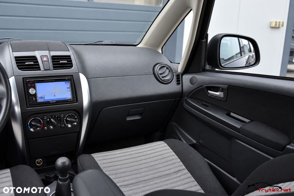 Suzuki SX4 - 25