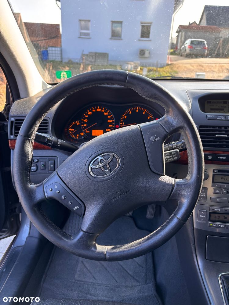 Toyota Avensis 2.0 VVT-i Executive - 9